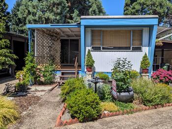 Thumbnail of mobile home