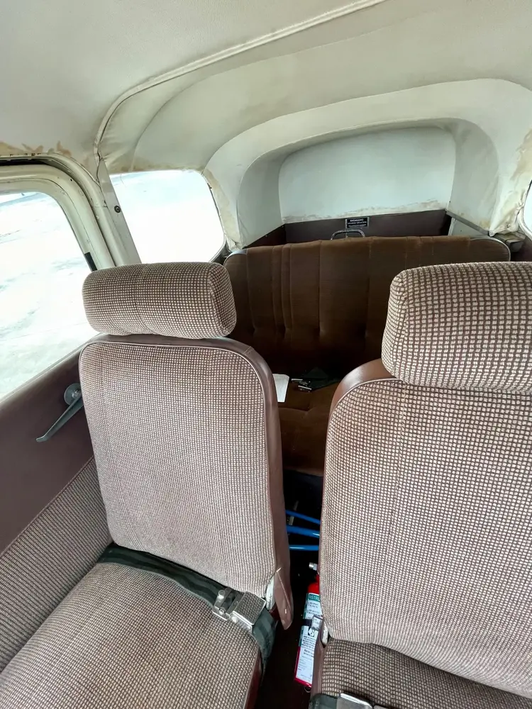 7037/cessna-172-skyhawk-1962-flightmarket-id-7037-57375.webp