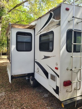 Thumbnail of RV