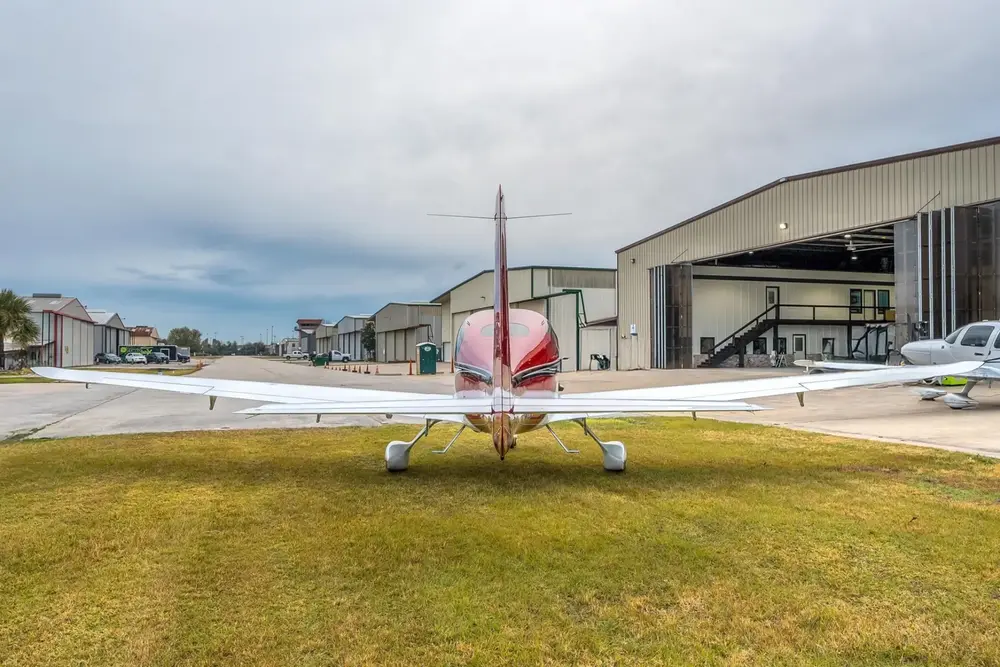 7594/cirrus-sr22-g6-2023-flightmarket-id-7594-06072.webp