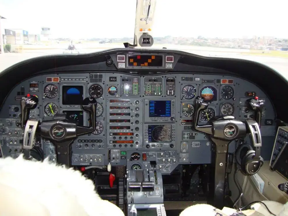 7882/cessna-citation-jet-525-1998-flightmarket-id-7882-072811.webp