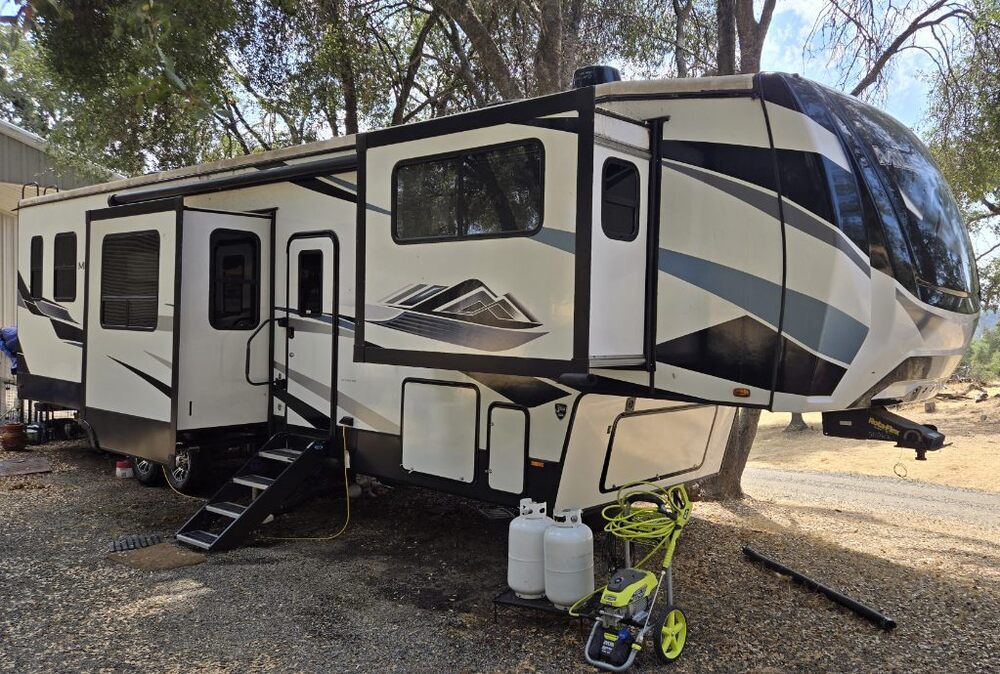 Photo of Rv