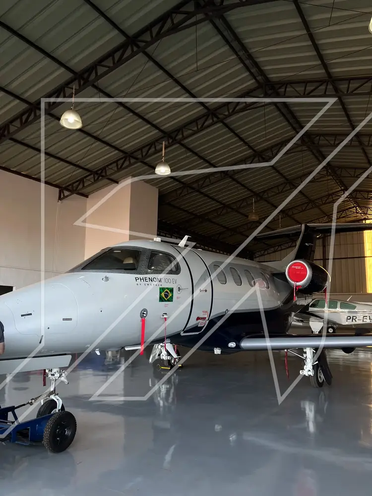 7123/embraer-phenom-100-ev-2017-flightmarket-id-7123-05162.webp