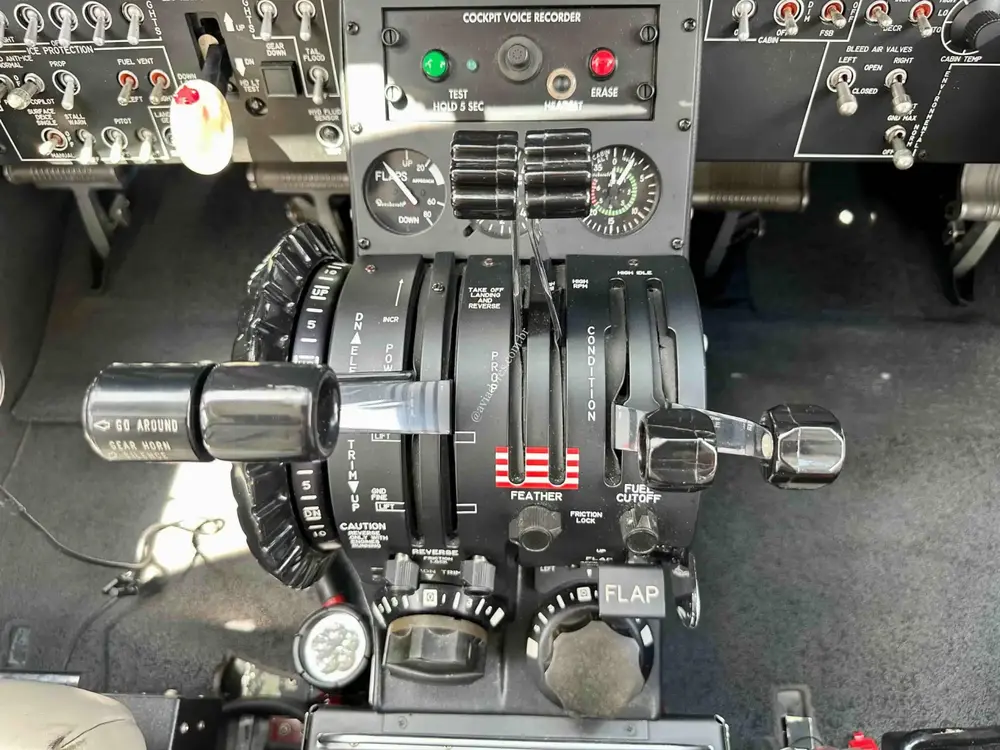7716/beechcraft-king-air-c90gtx-2012-flightmarket-id-7716-00324.webp