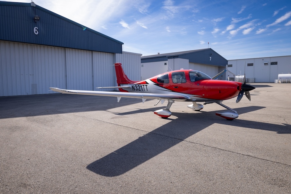 N321TT_2.jpg