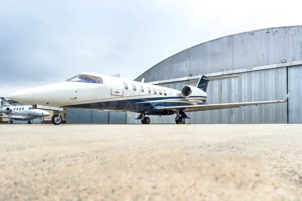 7809/learjet-40xr-2006-flightmarket-id-7809-33393.webp