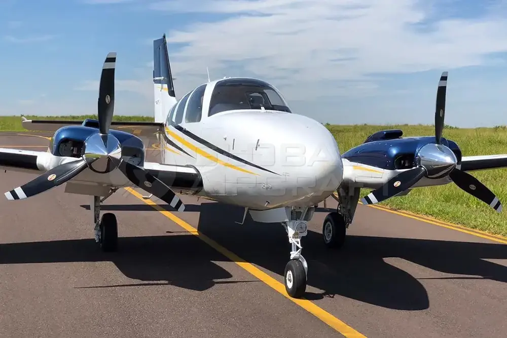 4519/beechcraft-baron-g58-2011-6-venda-flightmarket-2813.jpeg