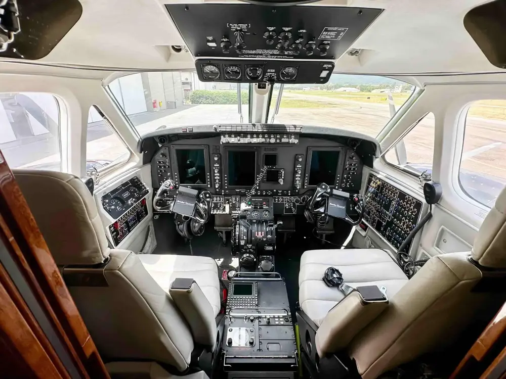 7716/beechcraft-king-air-c90gtx-2012-flightmarket-id-7716-00313.webp