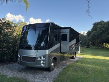 Thumbnail of RV