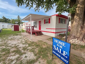 Thumbnail of mobile home