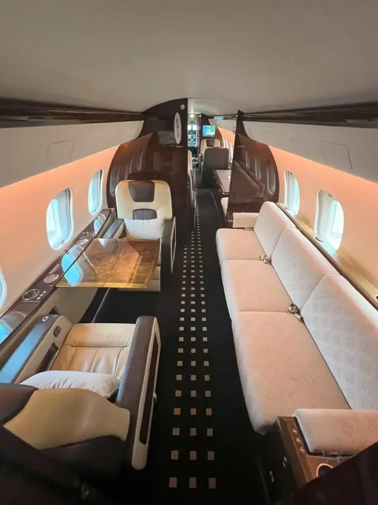 7168/bombardier-global-5000-2009-flightmarket-id-7168-03112.webp