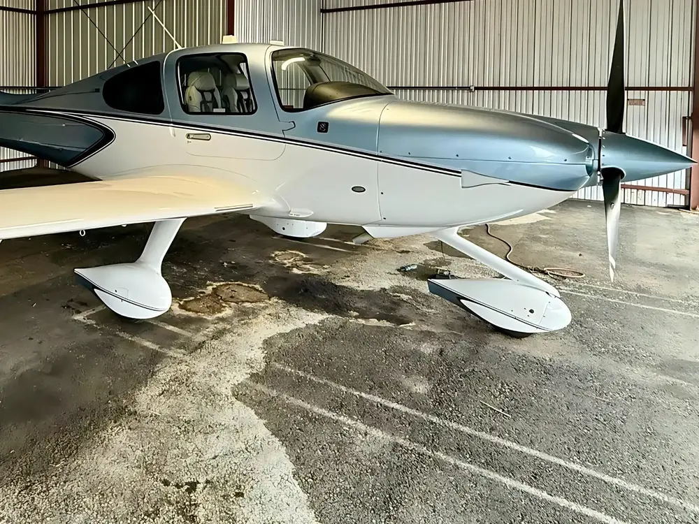 7661/cirrus-sr22-g6-2022-flightmarket-id-7661-41030.webp