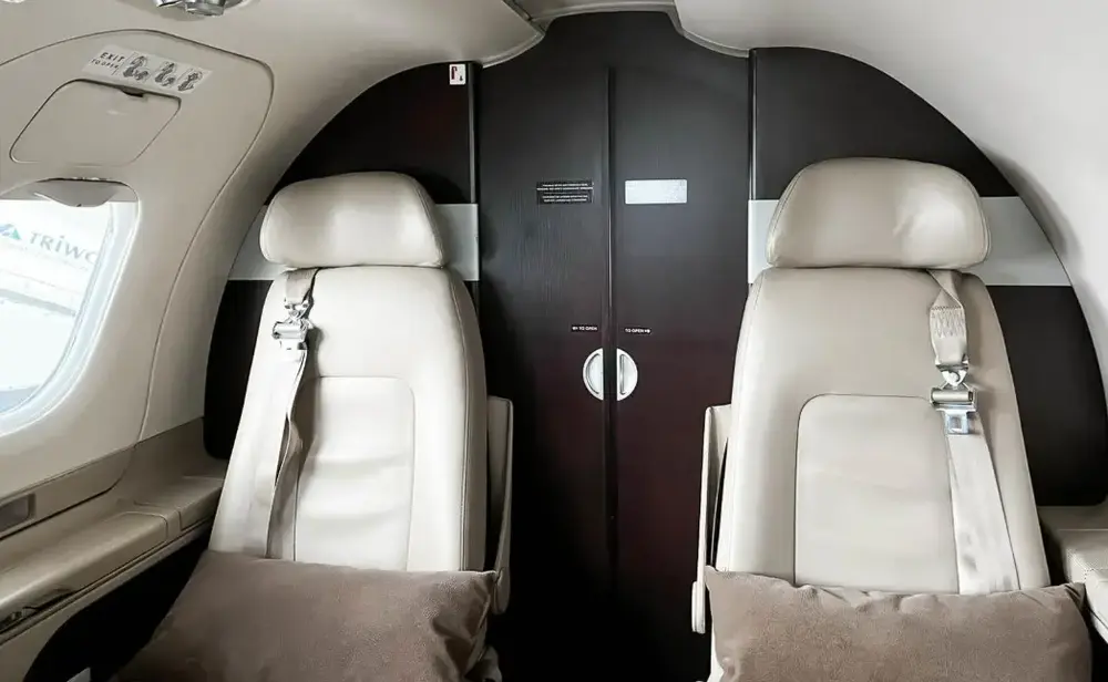 7662/embraer-phenom-100-2010-flightmarket-id-7662-01584.webp