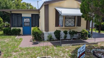 Thumbnail of mobile home