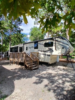 Thumbnail of RV