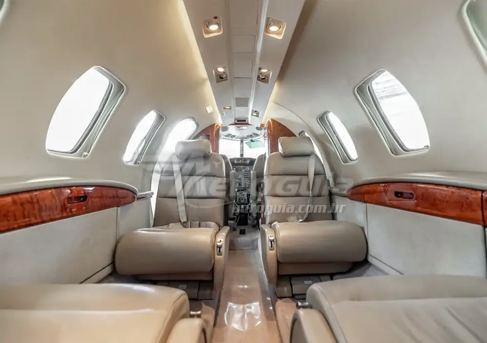7177/cessna-citation-cj2-2000-flightmarket-id-7177-31384.webp
