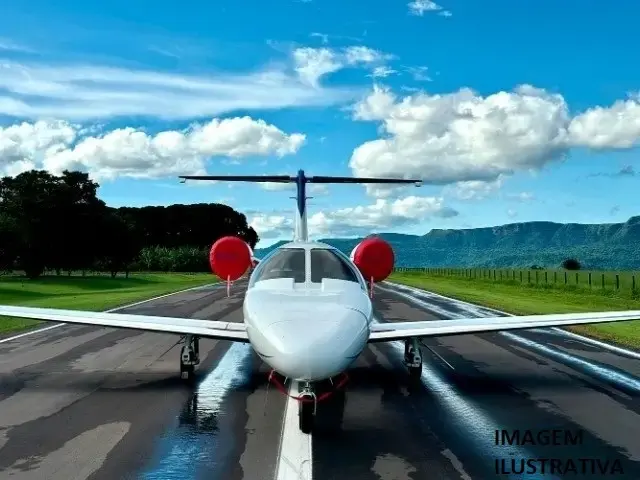 7120/cessna-citation-jet-525-1999-flightmarket-id-7120-07100.webp