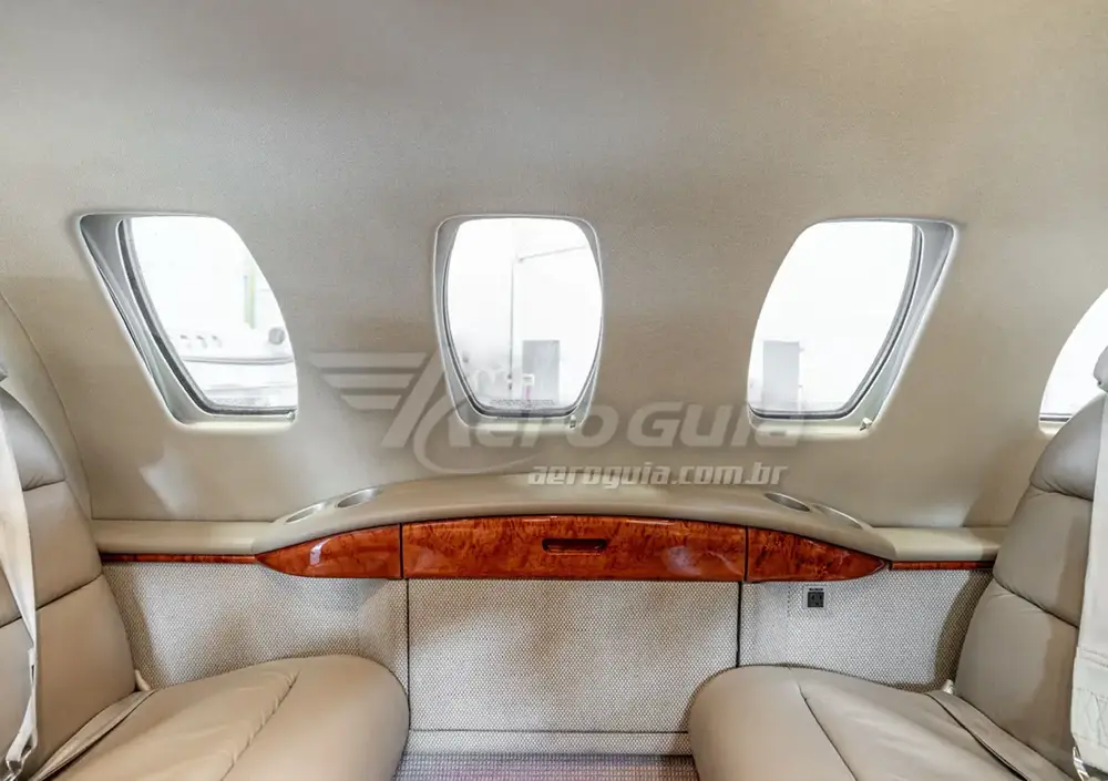 7177/cessna-citation-cj2-2000-flightmarket-id-7177-31386.webp