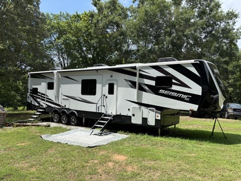 Thumbnail of RV