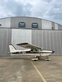 7037/cessna-172-skyhawk-1962-flightmarket-id-7037-57370.webp