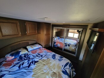 Thumbnail of RV