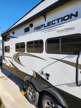 Thumbnail of RV