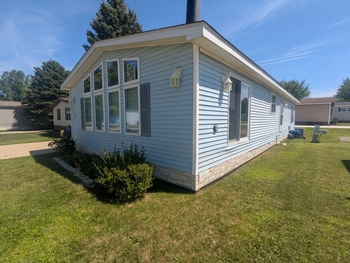 Thumbnail of mobile home