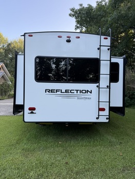 Thumbnail of RV