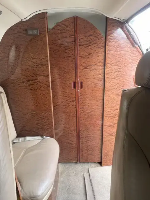 7577/beechcraft-king-air-c90gti-2008-flightmarket-id-7577-07058.webp