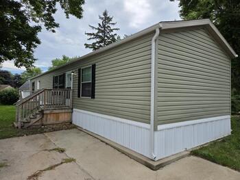 Thumbnail of mobile home