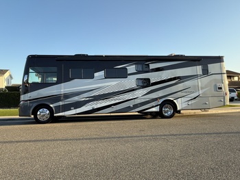 Thumbnail of RV