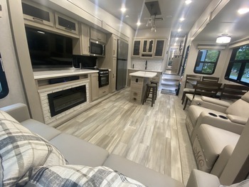 Thumbnail of RV