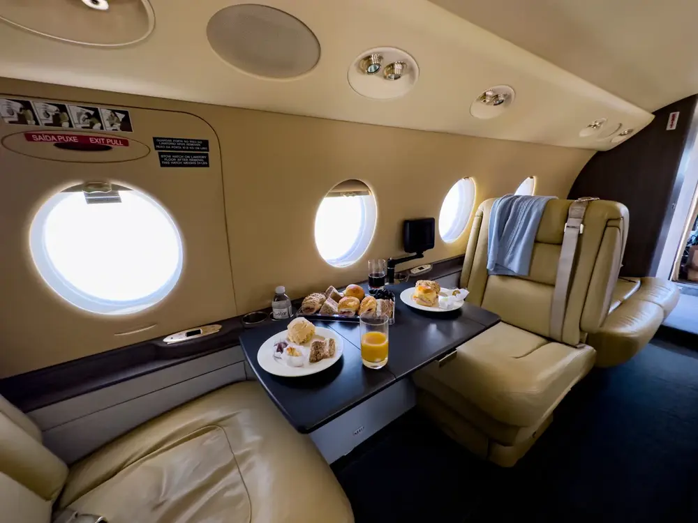 7586/gulfstream-g150-2007-flightmarket-id-7586-27516.webp