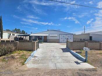 Thumbnail of mobile home