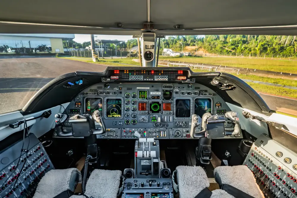 7911/learjet-60se-2006-flightmarket-id-7911-13021.webp