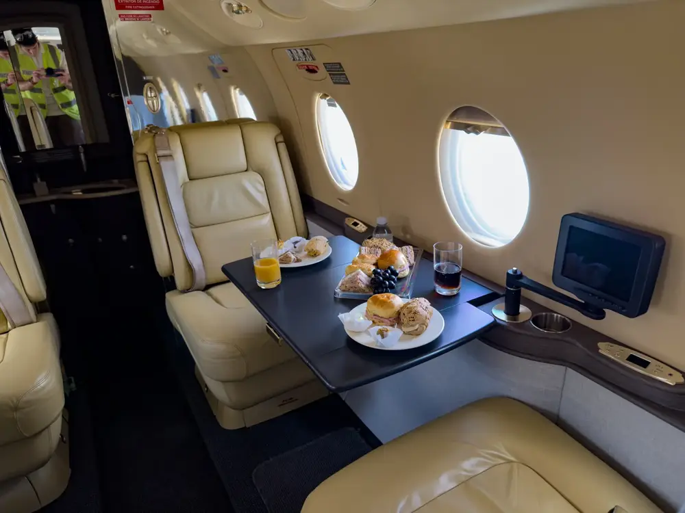 7586/gulfstream-g150-2007-flightmarket-id-7586-27528.webp