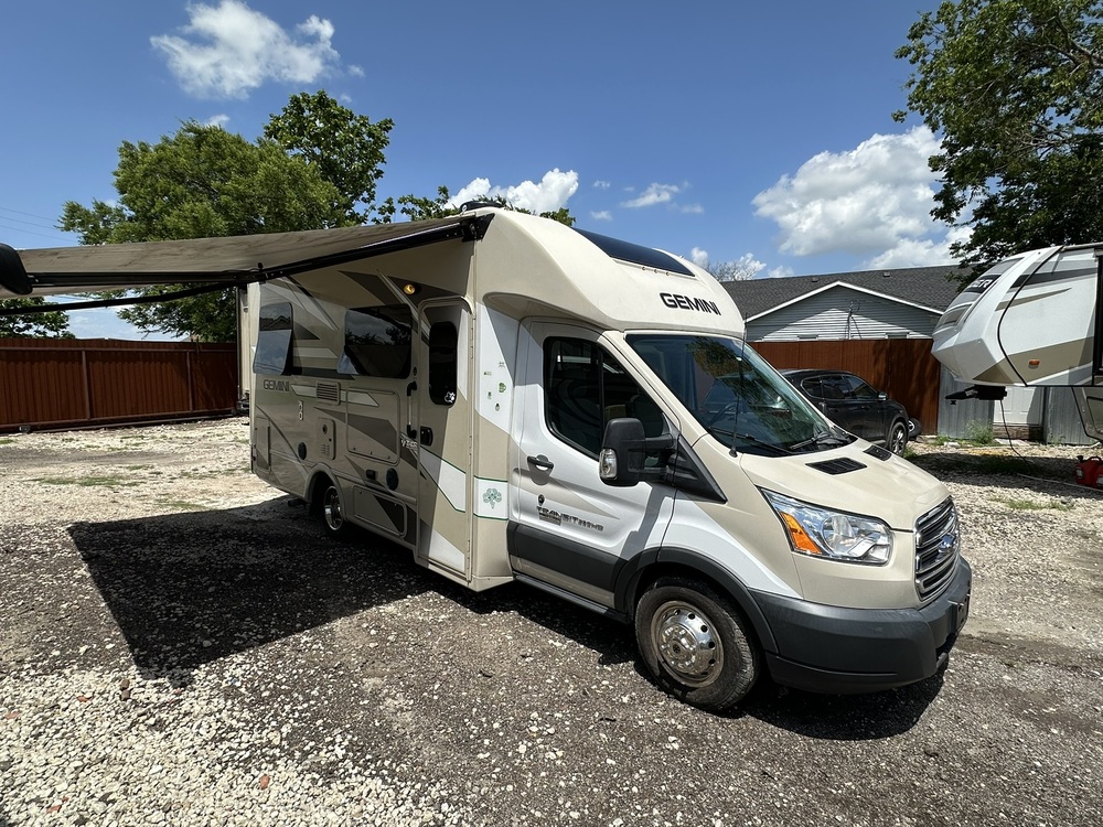 Photo of Rv