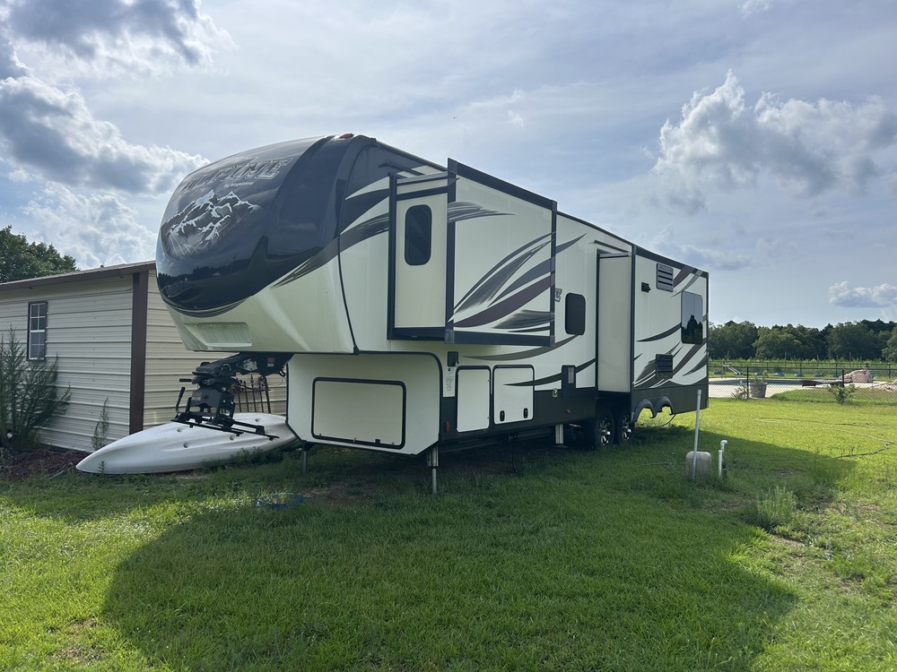Photo of Rv