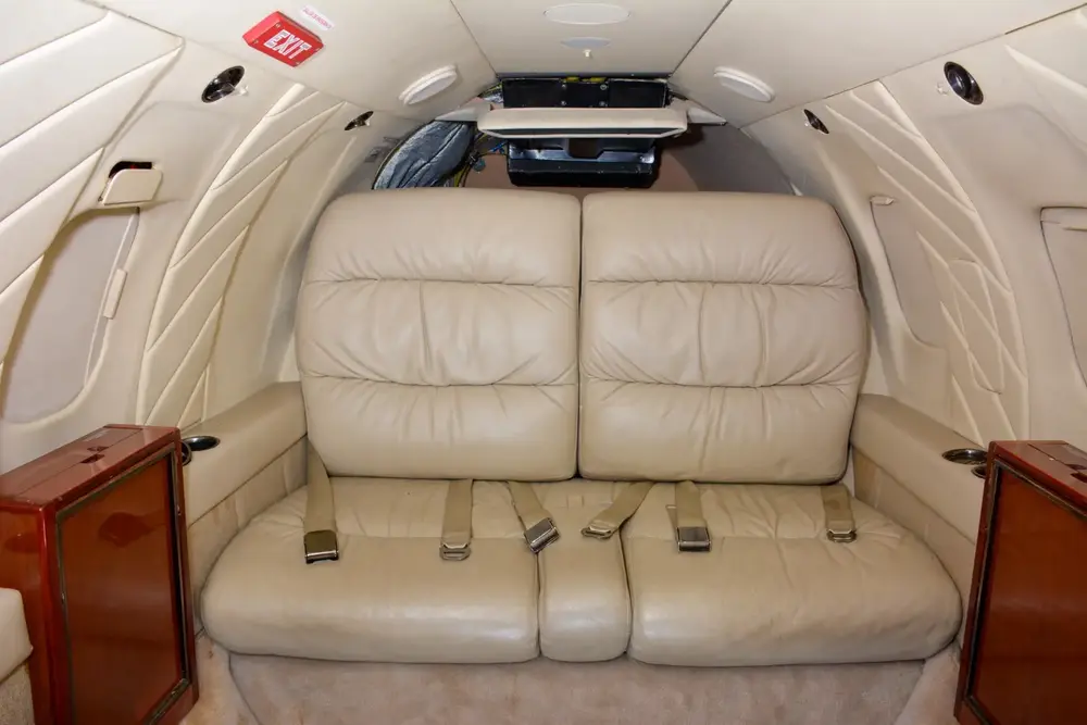 7080/learjet-25d-1981-flightmarket-id-7080-09465.webp