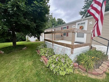 Thumbnail of mobile home