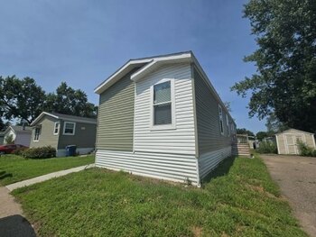 Thumbnail of mobile home