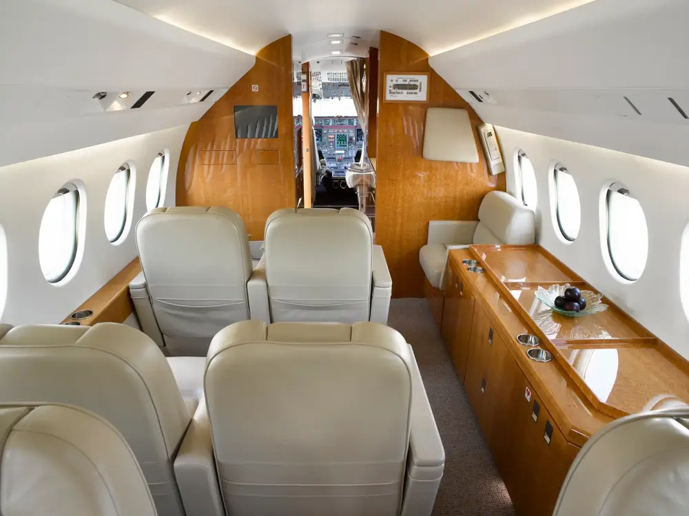 7153/dassault-falcon-2000-1999-flightmarket-id-7153-30553.webp
