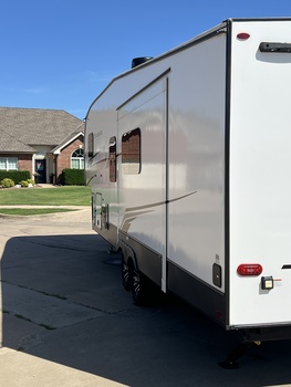 Thumbnail of RV