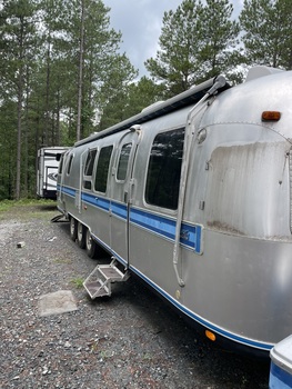 Thumbnail of RV