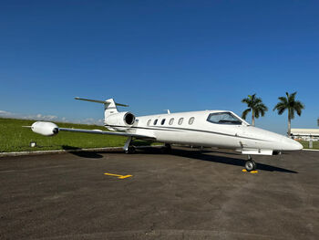 6456/learjet-35a-1980-4-venda-flightmarket-2034.jpg