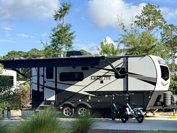 Thumbnail of RV