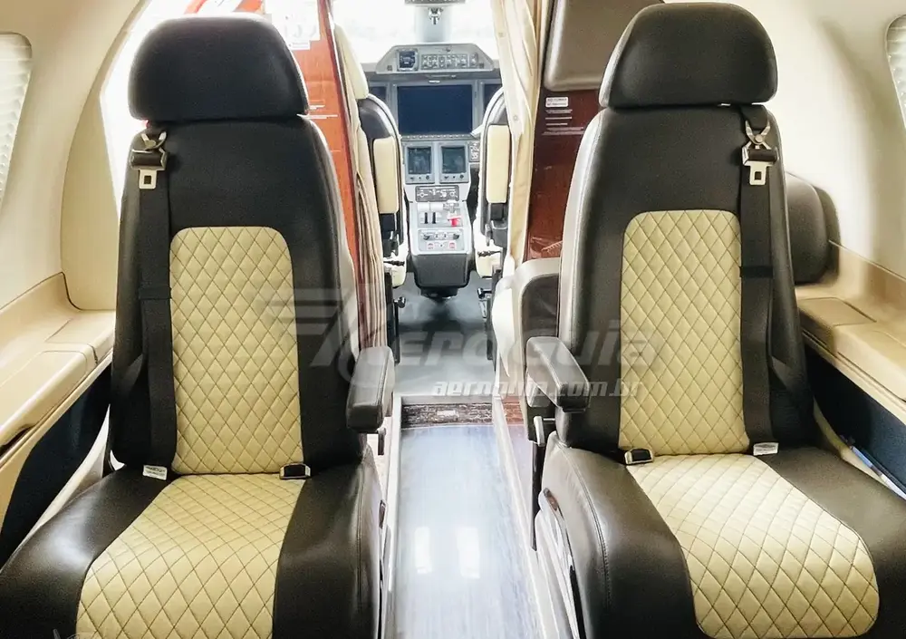 7182/embraer-phenom-100-ev-2019-flightmarket-id-7182-24072.webp