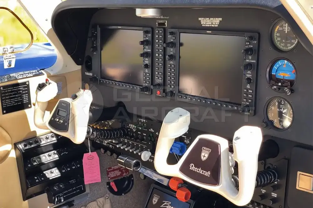 4519/beechcraft-baron-g58-2011-6-venda-flightmarket-2917.jpeg