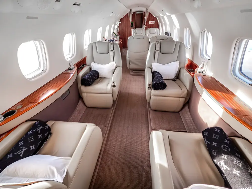 7461/embraer-legacy-650-2012-flightmarket-id-7461-01533.webp