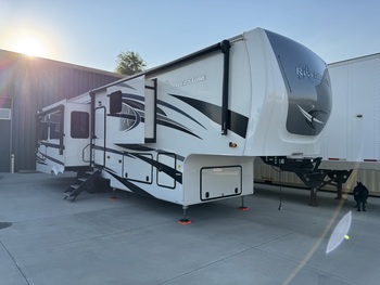 Thumbnail of RV